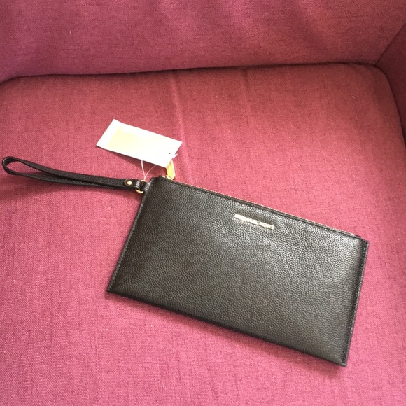 Gorgeous Michael Kors leather wristlet/wallet - Picture 8 of 8